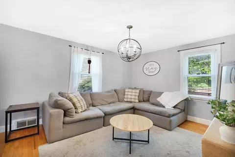 30 Corona St, Springfield, MA 01104 photo 3