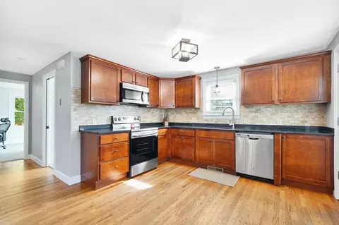 30 Corona St, Springfield, MA 01104 photo 10