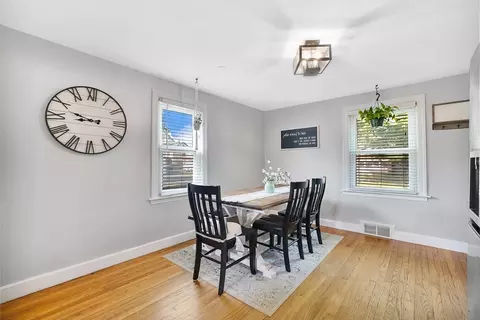 30 Corona St, Springfield, MA 01104 photo 8