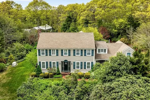 48 Woodcrest Rd, Barnstable, MA 02648
