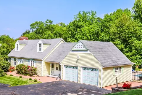 353 Pease Rd, East Longmeadow, MA 01028