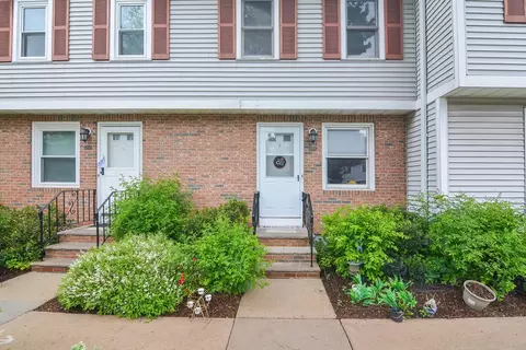 81 B Grew Ave #IX4, Roslindale, MA 02131