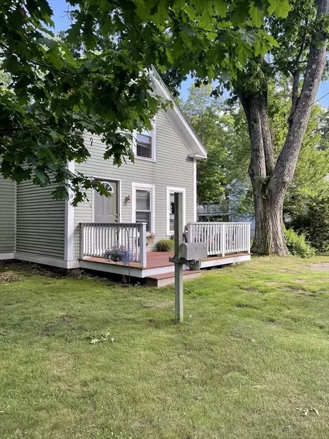 92 Oak Ave, Athol, MA 01331