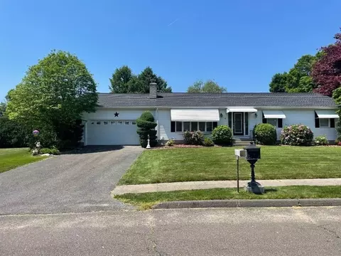 22 Janelle Dr, Agawam, MA 01001
