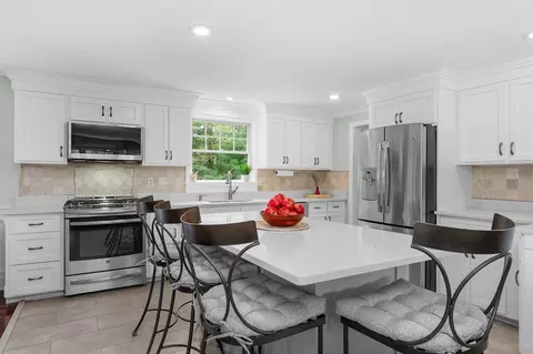50 Hyde Park Rd, Barnstable, MA 02630 photo 5
