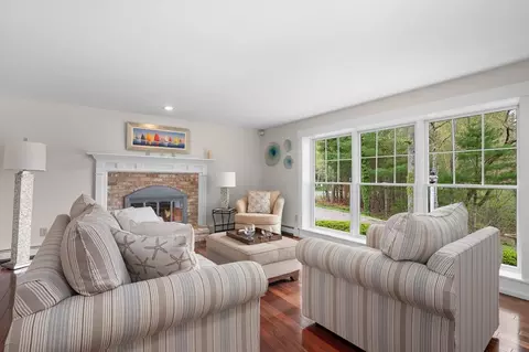 50 Hyde Park Rd, Barnstable, MA 02630 photo 4