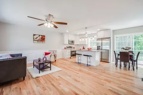 27 Jennings St, Springfield, MA 01119 photo 4