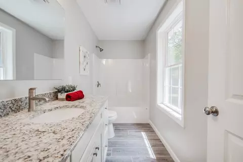 27 Jennings St, Springfield, MA 01119 photo 18