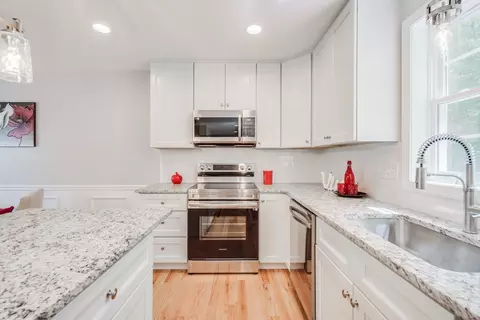27 Jennings St, Springfield, MA 01119 photo 10