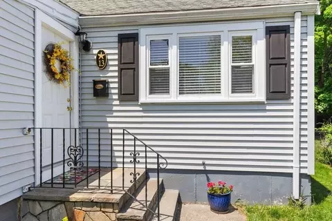 Exterior - 13 G St, Hull, MA 02045 photo 2 of 9