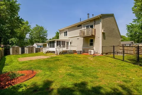 Exterior - 409 Holcomb Rd, Springfield, MA 01118 photo 4 of 5