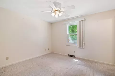 Bedroom - 409 Holcomb Rd, Springfield, MA 01118 photo 2 of 6