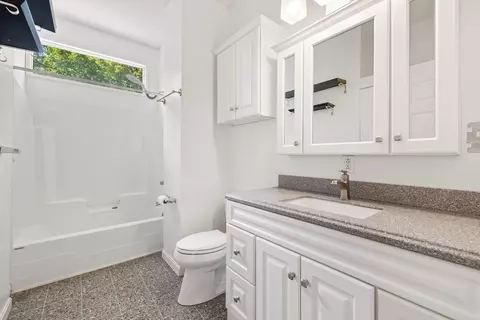 Bath - 409 Holcomb Rd, Springfield, MA 01118 photo 3 of 3