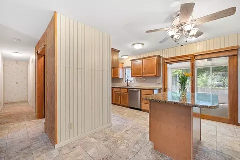 Entry Way - 409 Holcomb Rd, Springfield, MA 01118 photo 1 of 3