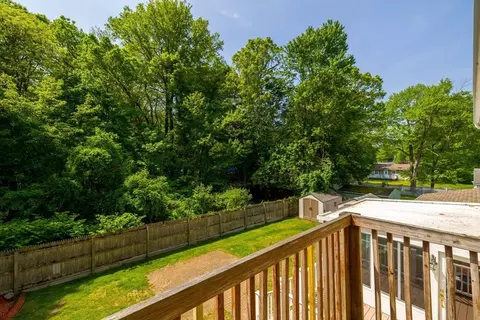 Exterior - 409 Holcomb Rd, Springfield, MA 01118 photo 3 of 5