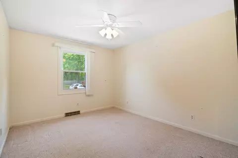 Bedroom - 409 Holcomb Rd, Springfield, MA 01118 photo 1 of 6