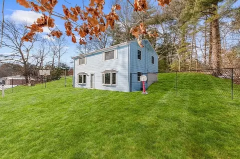 4 Montgomery St, Lakeville, MA 02347