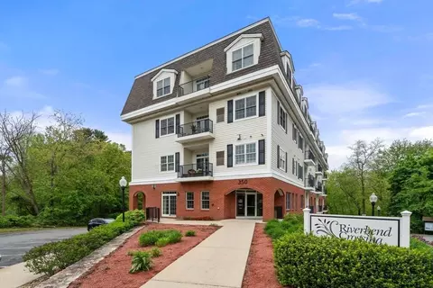 350 Greene St #204, North Andover, MA 01845