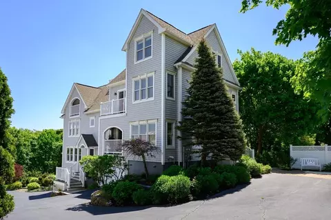 5 State Park Rd #1, Hull, MA 02045
