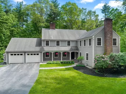 12 Pleasant St, Dover, MA 02030