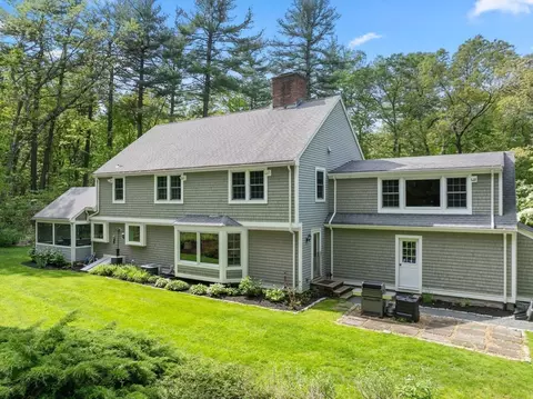 Exterior - 12 Pleasant St, Dover, MA 02030 photo 5 of 11