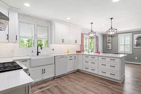 53 Hayden Holw # -R, Plymouth, MA 02360