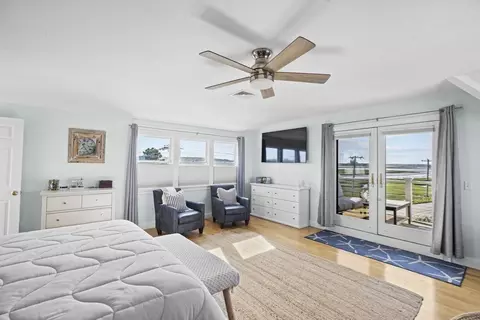Bedroom - 98 Central Ave, Scituate, MA 02066 photo 3 of 4