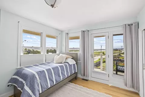 Bedroom - 98 Central Ave, Scituate, MA 02066 photo 1 of 4