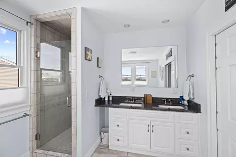 Bath - 98 Central Ave, Scituate, MA 02066 photo 3 of 4