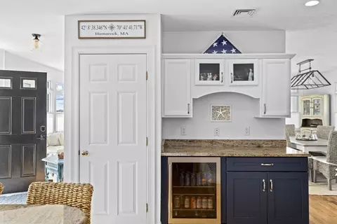 Kitchen - 98 Central Ave, Scituate, MA 02066 photo 4 of 4