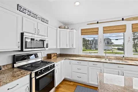 Kitchen - 98 Central Ave, Scituate, MA 02066 photo 3 of 4
