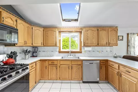 13 6th St, Wareham, MA 02571 photo 3