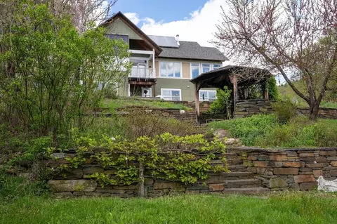 5 Gilbert Dr, Colrain, MA 01340