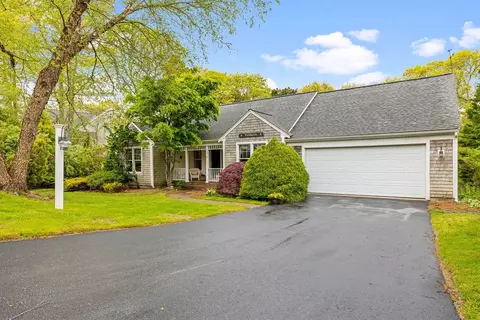 24 Jasper Moore Trl, Harwich, MA 02645