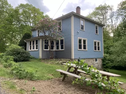 43 Pommogussett Rd, Rutland, MA 01543