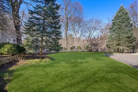 Exterior - 9 Maple Rd, Weston, MA 02493 photo 6 of 6