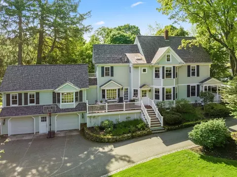 Exterior - 9 Maple Rd, Weston, MA 02493 photo 2 of 6