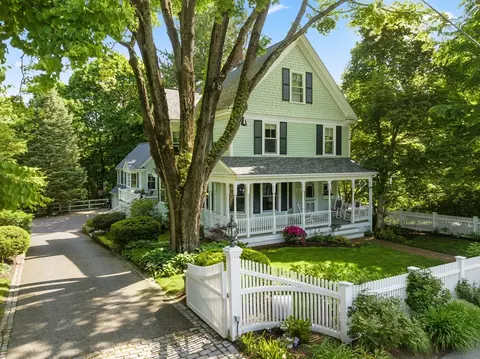 9 Maple Rd, Weston, MA 02493