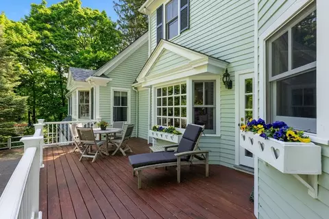 Exterior - 9 Maple Rd, Weston, MA 02493 photo 4 of 6