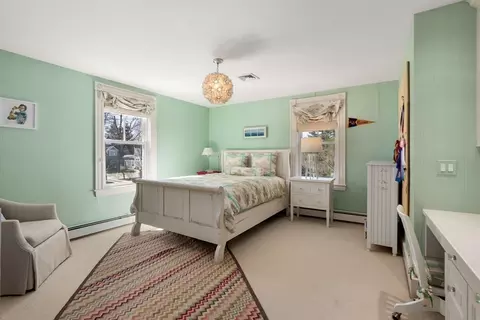 Bedroom - 9 Maple Rd, Weston, MA 02493 photo 3 of 8
