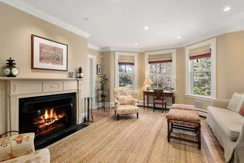 Living - 9 Maple Rd, Weston, MA 02493 photo 4 of 5