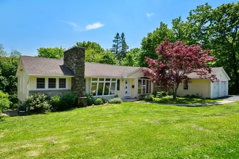 2 Terrace Dr, Worcester, MA 01609 photo 2