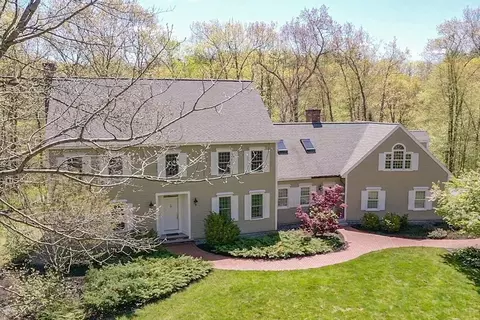 58 Arbor Ln, Hollis, NH 03049