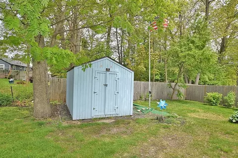 Exterior - 38 Bartlett Rd, Randolph, MA 02368 photo 7 of 12