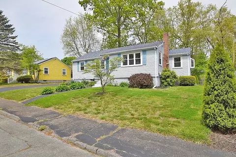 Exterior - 38 Bartlett Rd, Randolph, MA 02368 photo 5 of 12
