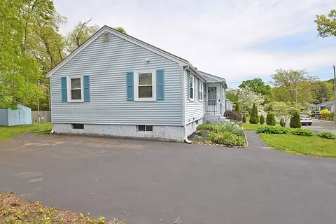 Exterior - 38 Bartlett Rd, Randolph, MA 02368 photo 6 of 12