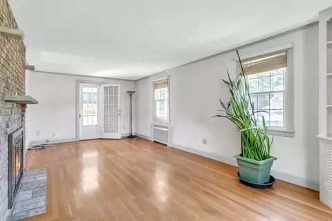 1271 Plumtree Rd, Springfield, MA 01119 photo 4