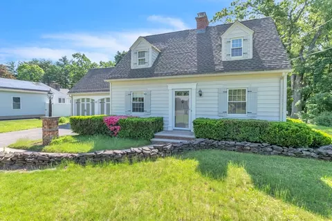 1271 Plumtree Rd, Springfield, MA 01119