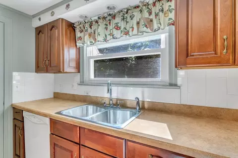 1271 Plumtree Rd, Springfield, MA 01119 photo 14