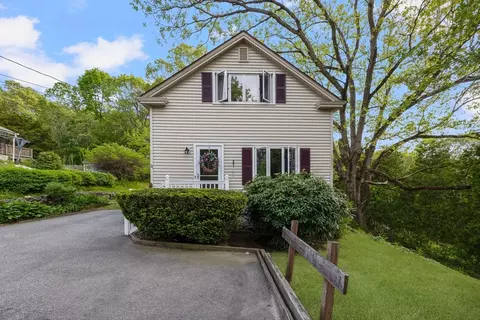 31 Tyson Rd, Worcester, MA 01606